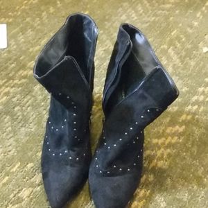 These shoe are new only worn once